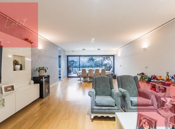 Departamento · 217m² · 4 Ambientes · 2 Cocheras