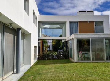 Casa · 408m² · 5 Ambientes · Casa - Los Castores