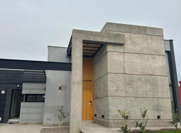 Casa · 170m² · 7 Ambientes · 2 Cocheras · Casa a Estrenar con Gran Diseño en B Gran Boedo