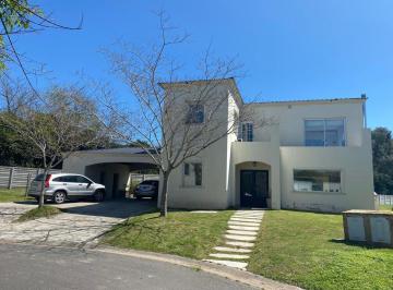 Casa · 210m² · 6 Ambientes · Venta de Casa 6 Ambientes en San Matias, Pba