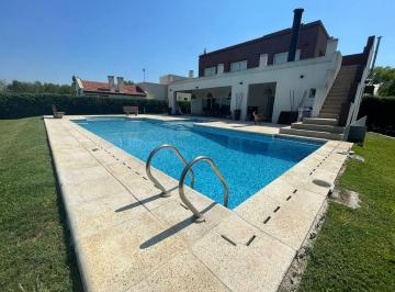 Casa de 5 ambientes, Pilar · Lujosa Casa con Pileta a Estrenar Diseño Vanguardista