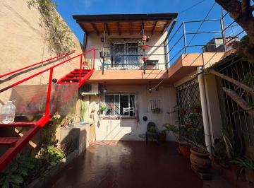 PH · 95m² · 3 Ambientes · 1 Cochera · Venta de PH 3 Amb con Cochera y Patio en Piñeyro