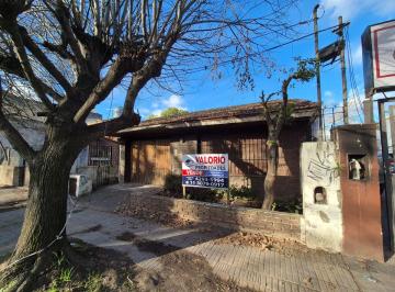 Casa de 5 ambientes, Almirante Brown · Chalet en Excelente Ubicacion - Ideal Varios Destinos Comerciales o Profesionales