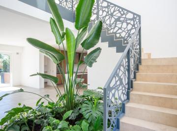Casa · 303m² · 6 Ambientes · 4 Cocheras · Casa en Prados del Oeste