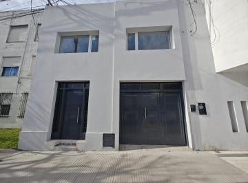 Casa · 85m² · 3 Ambientes · 1 Cochera · Casa en Venta - Centrica - en Duplex