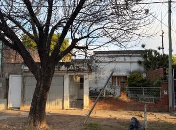 Casa · 70m² · 4 Ambientes · 1 Cochera · Casa con Cochera y Patio Guadalupe Oeste