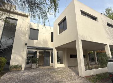 Casa · 360m² · 10 Ambientes · 4 Cocheras · Casa en Alquiler Anual Sin Muebles Sobre Lote Interno en Santa Maria de Tigre