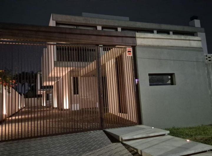 Casa · 220m² · 4 Ambientes · 1 Cochera