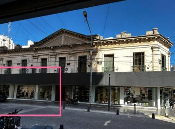 Local comercial · 208m² · 2 Ambientes · Local Moreno y Peatonal Rivadavia, Quilmes