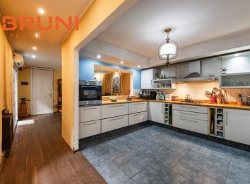Casa · 162m² · 5 Ambientes · Pedriel Al 500 | Barracas | Casa Sobre Lote Propio con Patio y Cochera | Venta