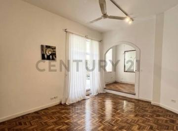 Departamento · 60m² · 2 Ambientes · Amplio Dos Ambientes con Patio a 100 m de Alto Palermo