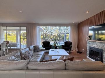 Casa · 400m² · 6 Ambientes · 2 Cocheras · Alquiler Casa Cabos del Lago Nordelta: 4 Dorm. C/muebles - Piscina - Muelle - Al Agua