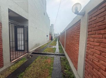 Casa · 80m² · 3 Ambientes · 1 Cochera · Alquiler PH 3 Ambientes Merlo Padua Norte