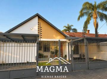 Casa de 10 ambientes, Córdoba · Casa + Duplex Independiente en Venta - Apto Credito! Urca