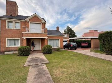 Casa de 4 ambientes, Córdoba · Casa en Venta - Valle Escondido, El Rocio - Pileta y Quincho - 3 Dorm