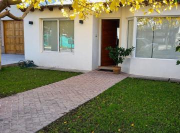 Casa · 100m² · 4 Ambientes · Venta Casa 3 Hab. Barrio Privado Los Solares Maipu