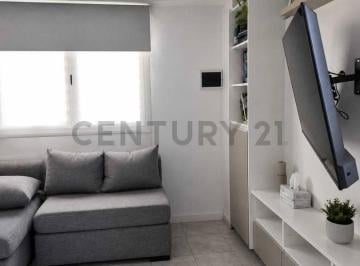 PH · 75m² · 3 Ambientes · 1 Cochera · 142 Entre 50 y 52 - PH Al Frente en Venta!