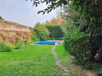 Casa · 250m² · 5 Ambientes · 1 Cochera · Excelente Casa en Lote de 9 m Fte X 64 m Fondo
