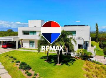 Casa · 700m² · 8 Ambientes · 4 Cocheras · Casa Venta Club de Campo El Tipal