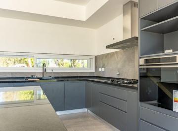 Casa · 178m² · 5 Ambientes · 2 Cocheras · Venta Casa a Estrenar 4 Ambientes La Asunción