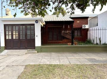 Casa · 136m² · 5 Ambientes · 1 Cochera · Se Vende Casa de 3 Dorm. en Reconquista