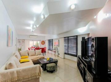 Casa · 185m² · 5 Ambientes · 2 Cocheras · Venta Casa 4 Amb 2 Coch Patio Liniers 218 m²