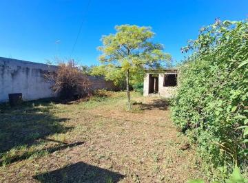 Terreno · 300m² · Vende Lote 300 m² con Construccion en Toledo Cba.