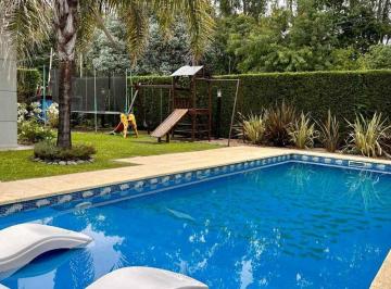 Casa · 170m² · 3 Ambientes · 3 Cocheras · Casa en Alquiler en Carlos Spegazzini