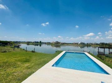 Casa · 155m² · 5 Ambientes · 1 Cochera · Venta San Sebastián Zelaya Casa 5 Amb a La Laguna