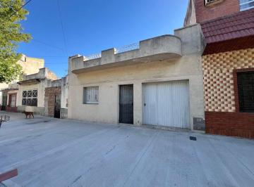 Casa · 100m² · 3 Ambientes · 1 Cochera · En Venta Casa de 3 Ambientes en Lanús