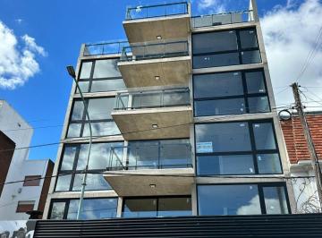 Departamento · 77m² · 3 Ambientes · Venta Departamento 3 Amb Frente con Balcon Chauvin