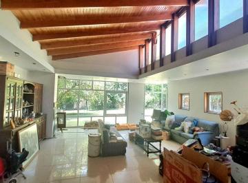 Casa · 260m² · 7 Ambientes · 2 Cocheras · Casa Quinta en Venta
