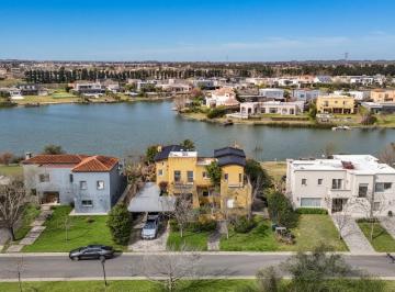 Casa · 280m² · 6 Ambientes · 4 Cocheras · Casa en Venta en El Barrio San Benito | Villa Nueva | Tigre