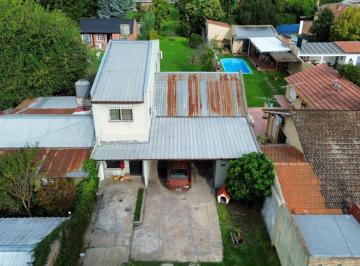 Casa · 130m² · 7 Ambientes · Casa 7 Ambientes en Venta Monte Grande Gran Lote