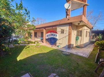 Casa · 130m² · 5 Ambientes · 1 Cochera · Casa Venta Varela 5 Ambientes Apto Credito