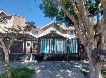Casa · 87m² · 3 Ambientes · 1 Cochera · Casa Triplex 3 Amb en Venta, Muñiz, San Miguel