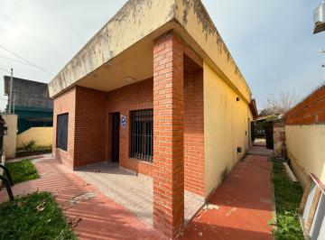 Casa · 102m² · 3 Ambientes · 1 Cochera · Venta Casa 3 Ambientes en Jose C Paz