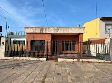 Casa · 102m² · 3 Ambientes · 1 Cochera · Venta Casa 3 Ambientes en Jose C Paz