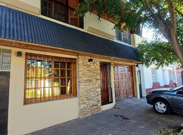 PH · 108m² · 4 Ambientes · 1 Cochera · PH T/casa Al Fte 3 Dorm + Cochera Banfield