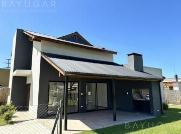 Casa · 120m² · 4 Ambientes · 3 Cocheras · Venta Casa - Los Arces / Pilar / Apta Credito