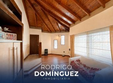 Casa · 162m² · 4 Ambientes · 2 Cocheras · Casa Chalet en Venta en Lanús Oeste, Lanús, G. B. a. Zona Sur