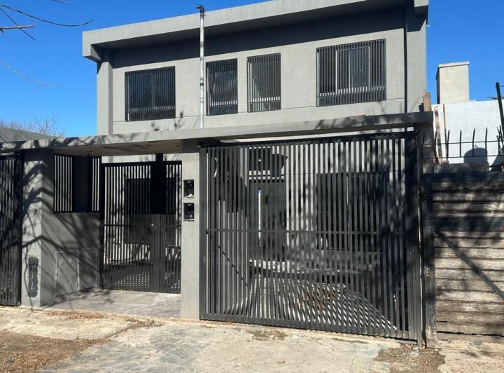 Casa · 87m² · 3 Dormitorios · 2 Cocheras
