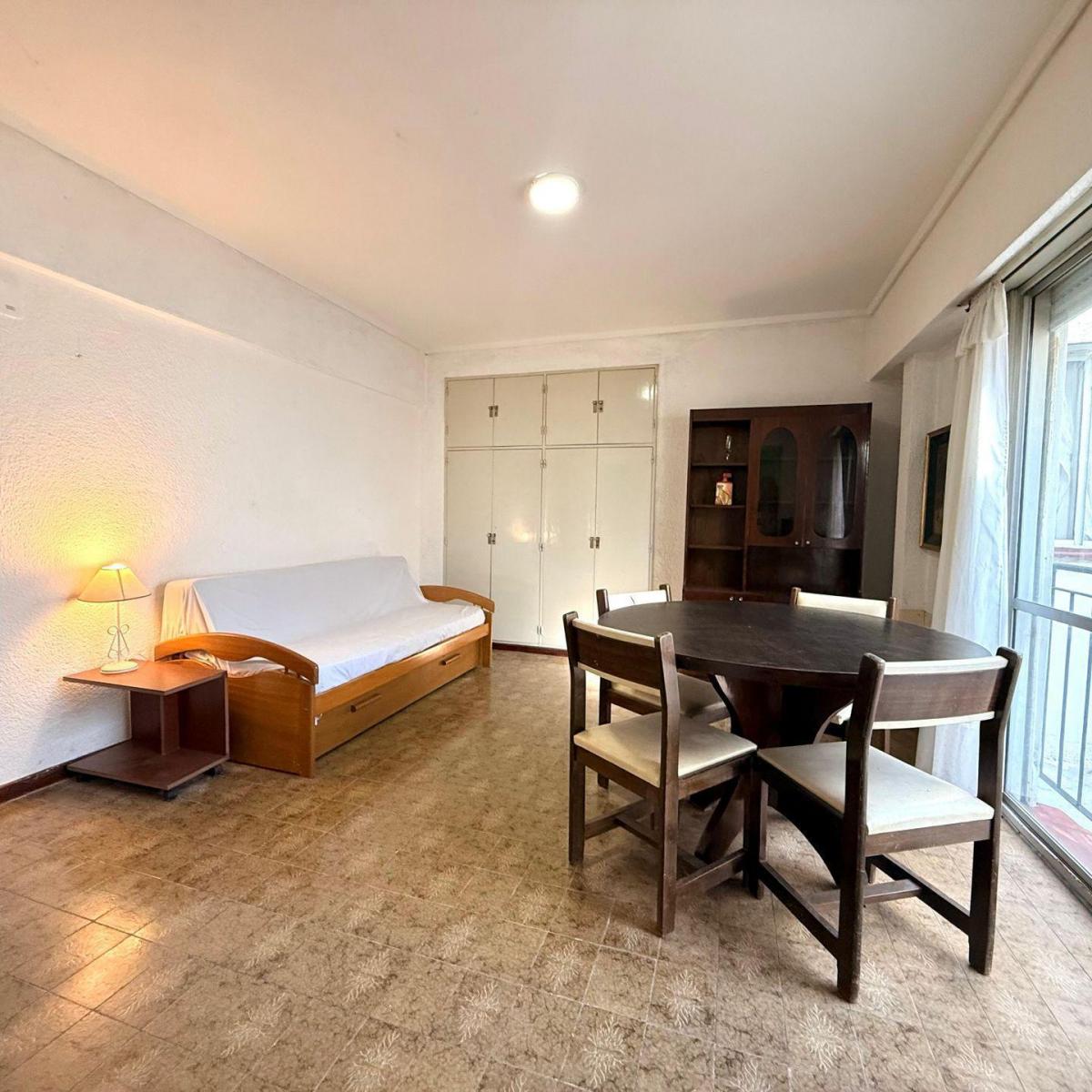 Monoambiente con cocina separada, 25m² — Plaza Colón