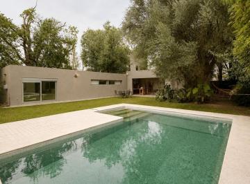 Casa · 350m² · 3 Dormitorios · Se Alquila Casa en Villa Warcalde
