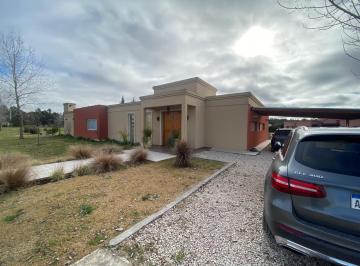Casa · 161m² · 4 Ambientes · 2 Cocheras · Casa en Fincas Sporting San Vicente
