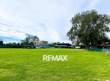 Terreno · 809m² · Venta Lote Central Barrio Chateau Pilar