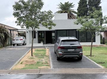AMN-AMN-4095_2 · Casa en Alquiler en San Ramiro - Pilar