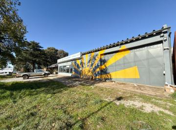 Local comercial · 413m² · 2 Cocheras · Importante Alquiler Comercial en Ruta 226 Tandil