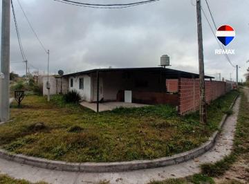 Casa · 90m² · 3 Ambientes · 1 Cochera · Casa en Venta Barrio San Vicente Cerrillos