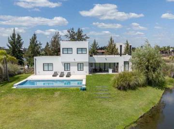Casa · 186m² · 6 Ambientes · 4 Cocheras · Casa en Venta - El Naudir - Permuta o Financiacion